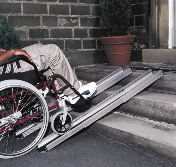 рампи за инвалидна количка