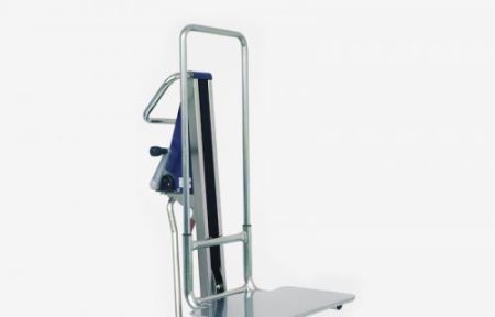 Дая Медицински Изделия UNIKAR - транспортна количка с лебедка и 130 см височина на повдигане, с вилици  