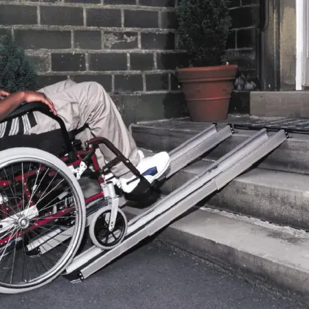 Алуминиеви телескопични рампи за инвалидна количка